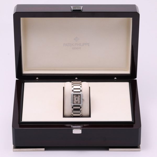 Patek Philippe Twenty-4 4908/200G